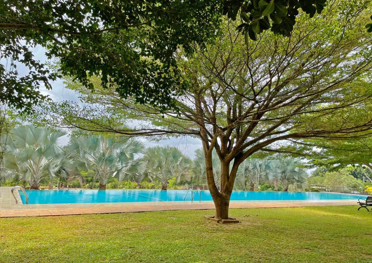 Birds Resort Hambantota Exterior foto